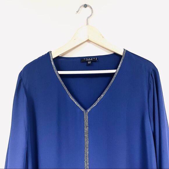 👠Grace Woman royal blue top with sequined accent 22/24 - Picture 3 of 6